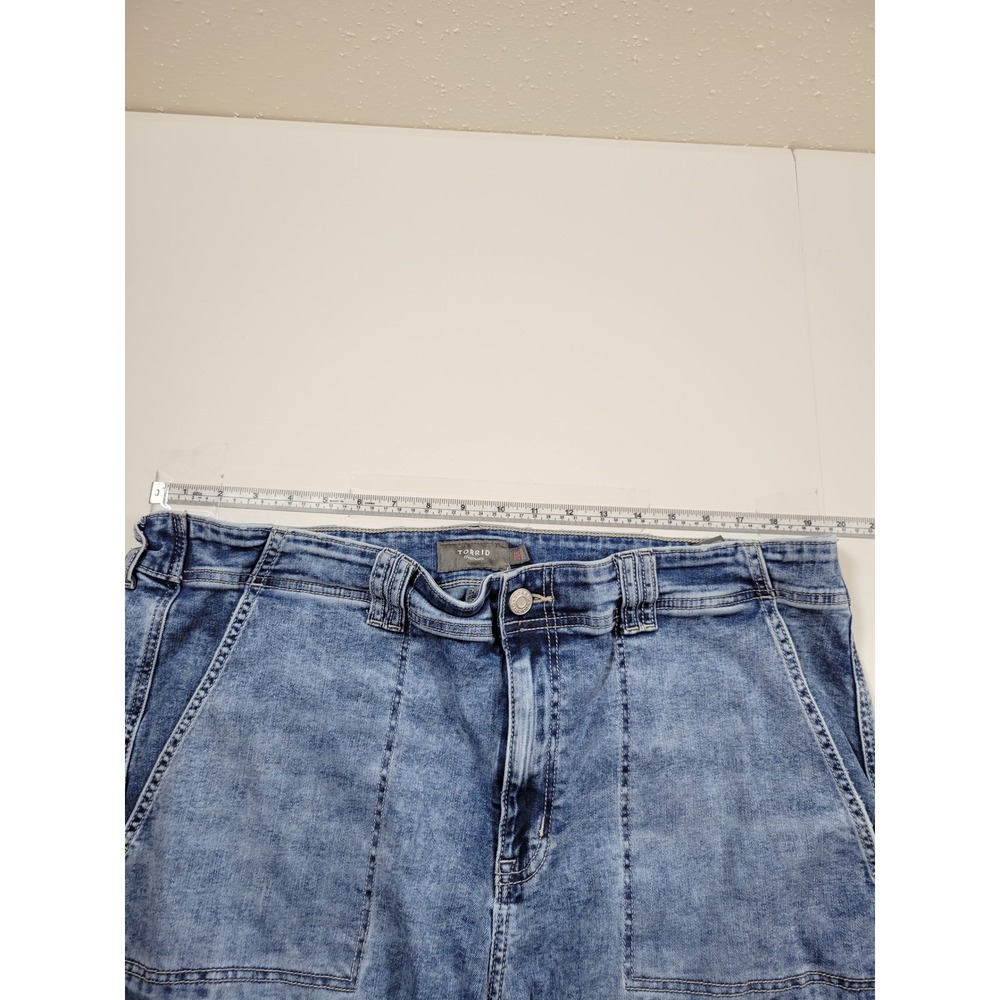 Torrid Jogger Jeans Womens 20R Blue Excellent Acid Wash Utility Stretch Denim - Picture 3 of 9